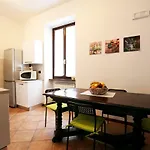 Cortile Del Forno Nel Centro Storico * 阿罗纳