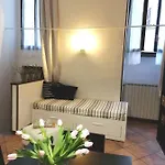 Cortile Del Forno Nel Centro Storico 阿罗纳